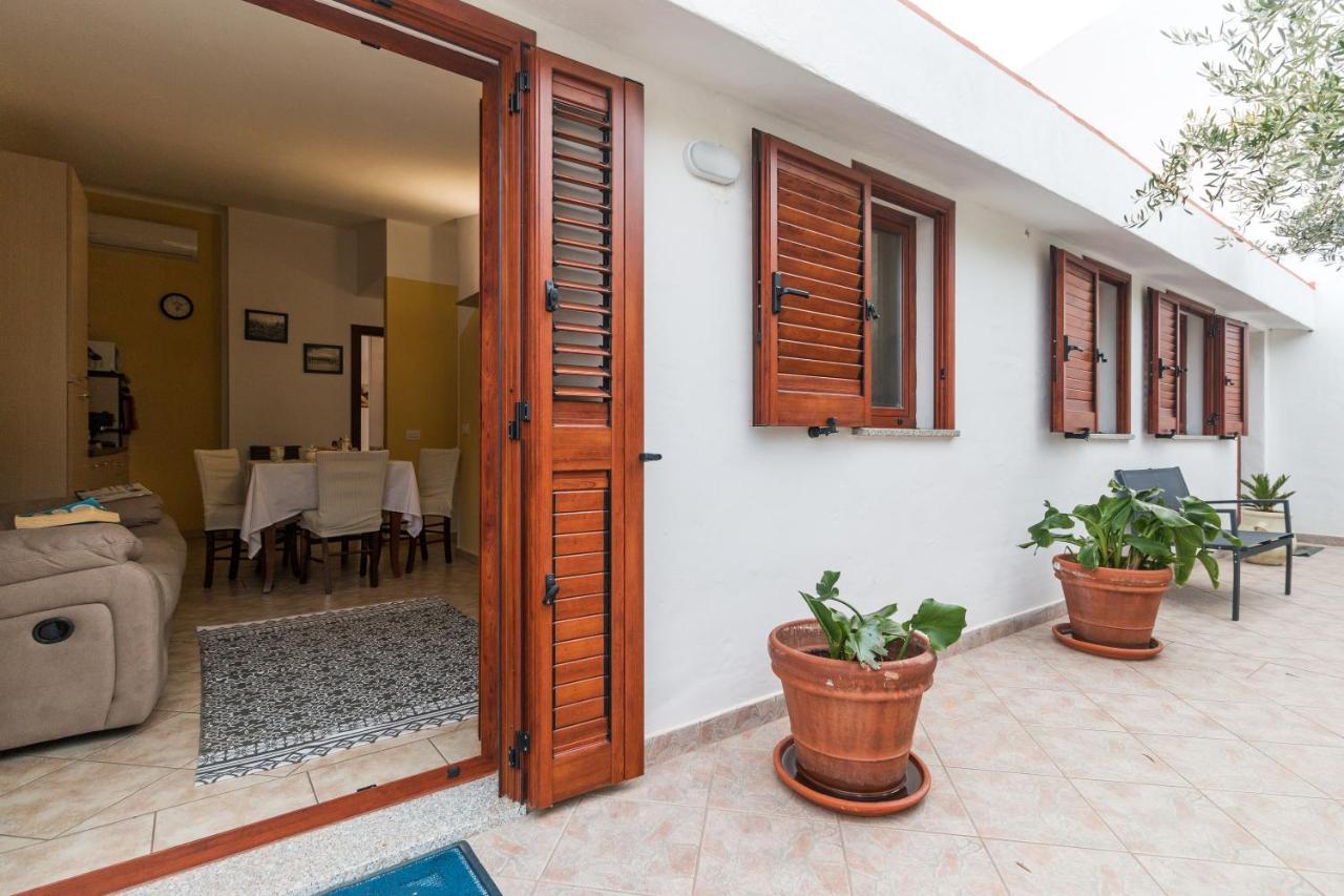 Sebastian House Apartment Кала Гононе Екстериор снимка