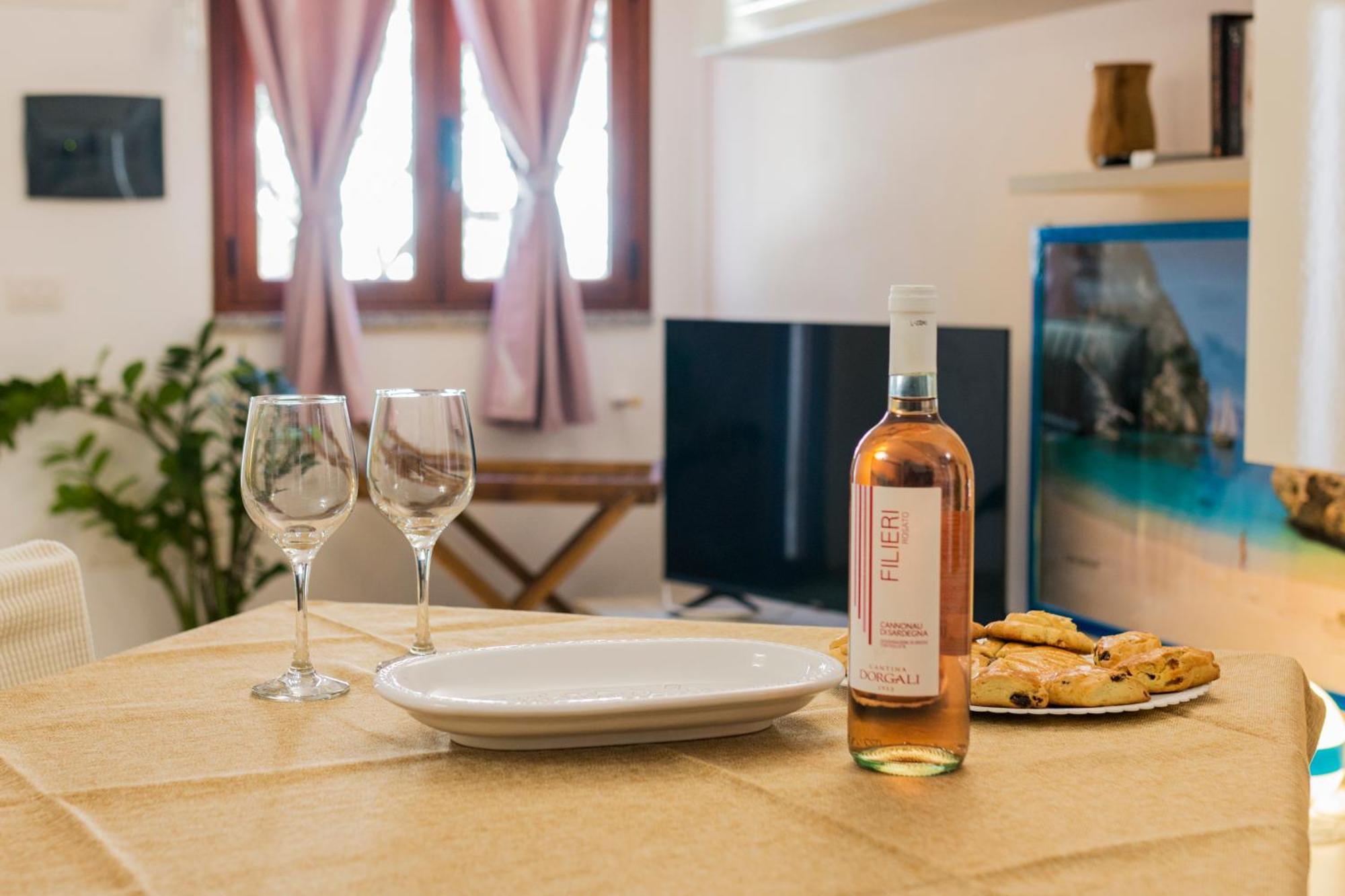 Sebastian House Apartment Кала Гононе Екстериор снимка