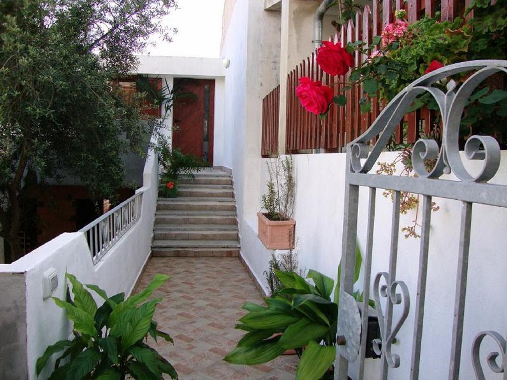Sebastian House Apartment Кала Гононе Екстериор снимка